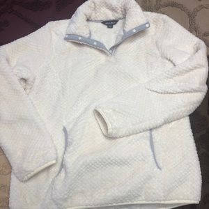 Women’s pullover sweatshirt